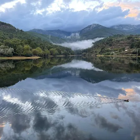 Ananda Gredos 公寓 *